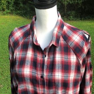 The Cove women’s shirt NWOT